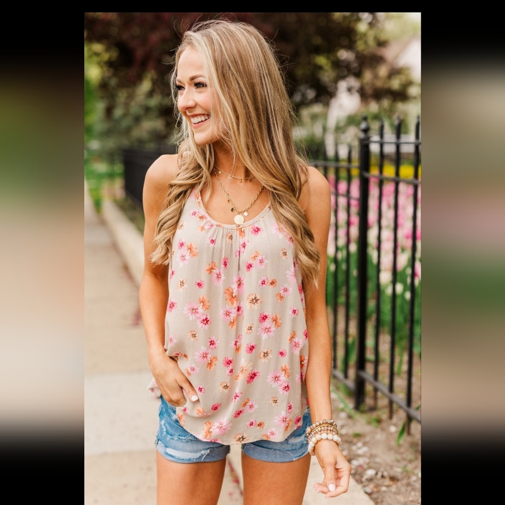 NWOT Taupe Floral Tank Top Blouse Boutique Flowy Shirt Flower Boho Medium Pulse